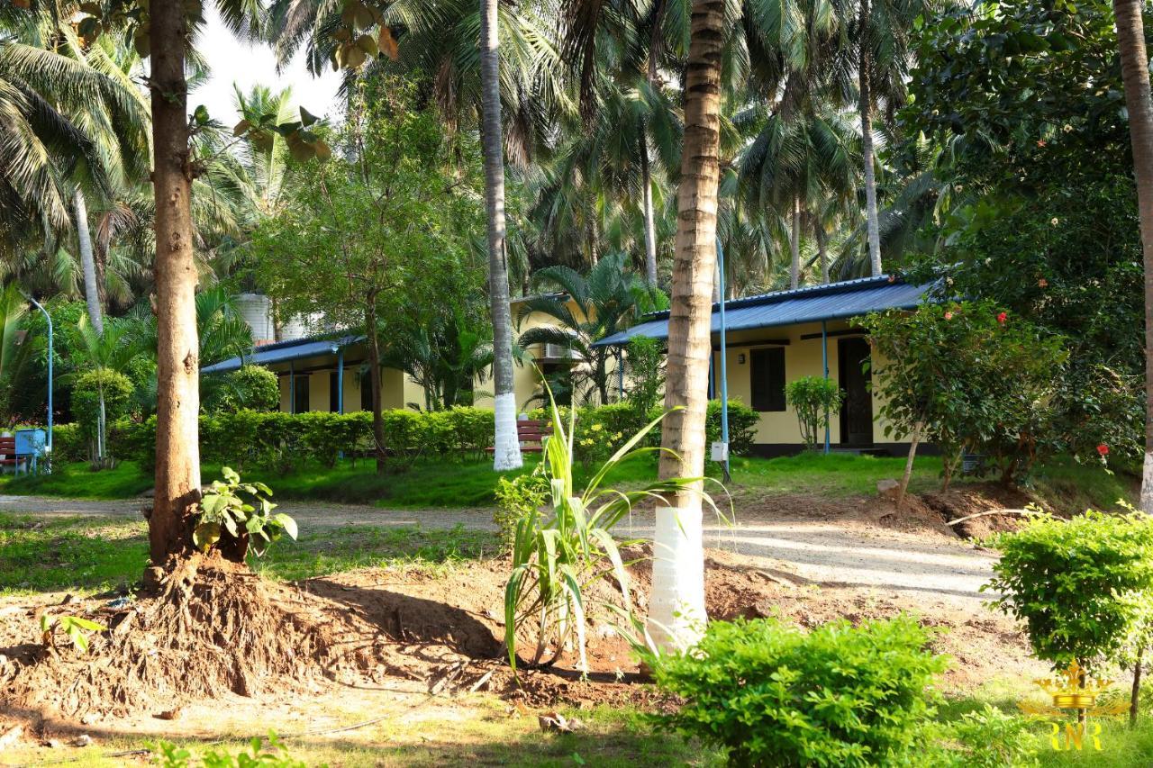 Royal Nature Resort Pollāchi Exterior foto