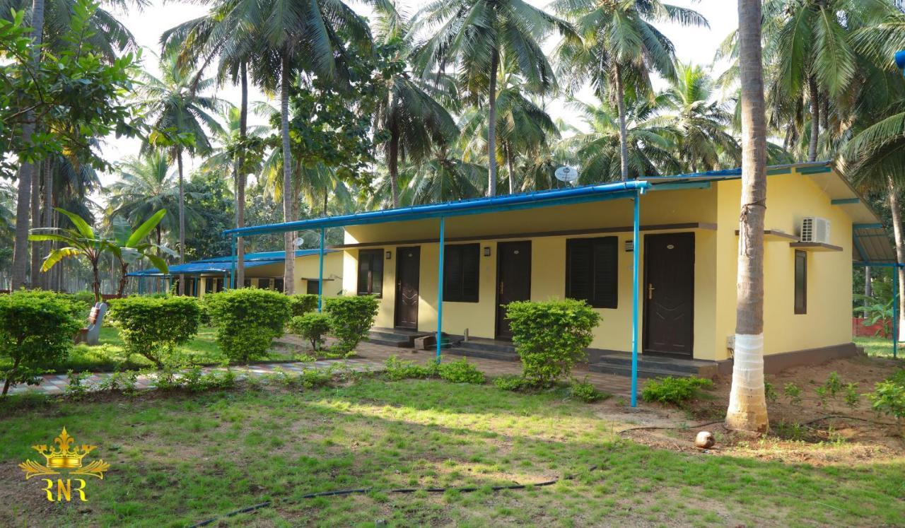 Royal Nature Resort Pollāchi Exterior foto