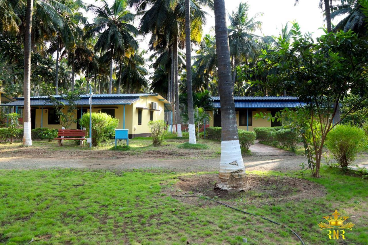 Royal Nature Resort Pollāchi Exterior foto