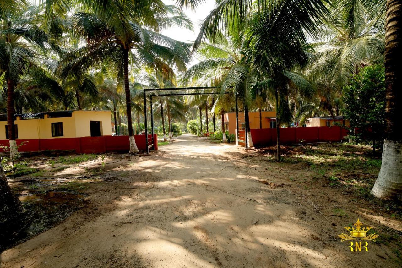 Royal Nature Resort Pollāchi Exterior foto